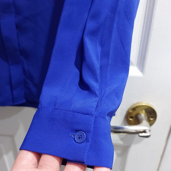 T Tahari | Button Up Blouse - Picture 10 of 15